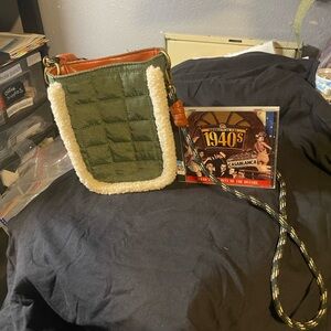 Universal threads green  Quilted Crossbody Bag with Tan Accents